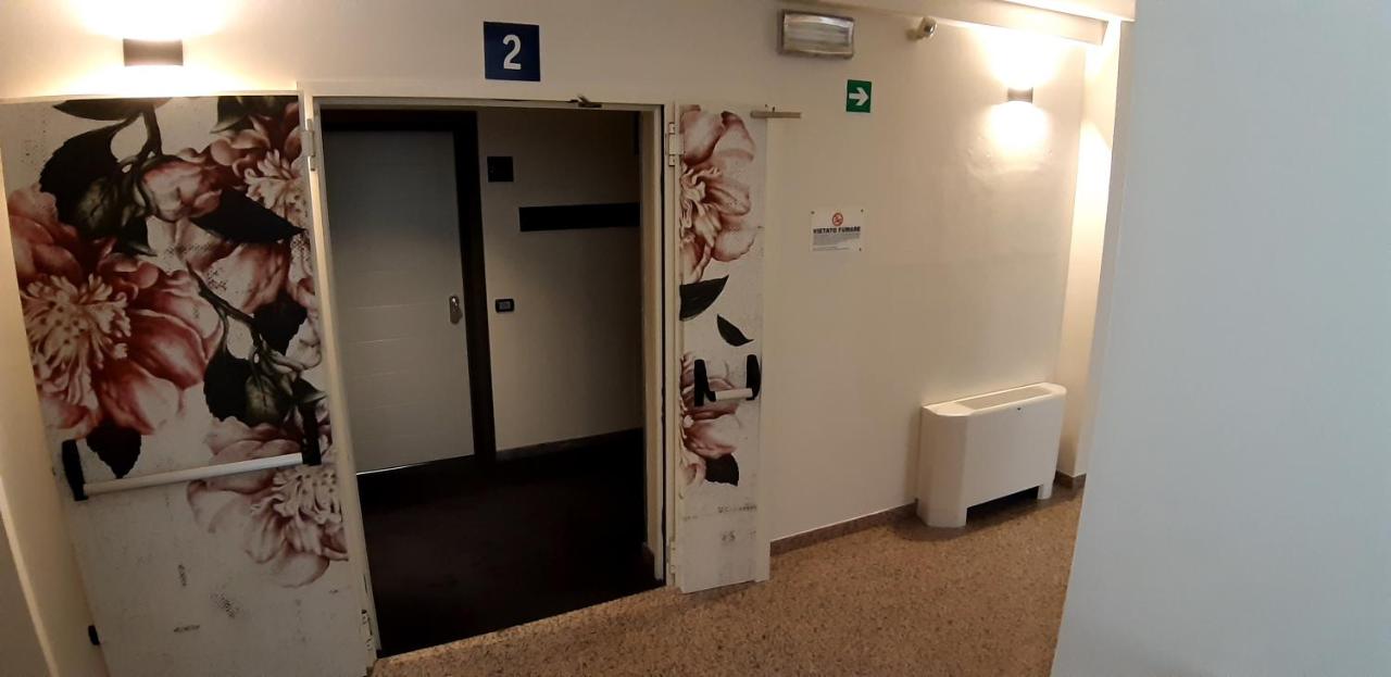 Continental Urban Art Hotel photo