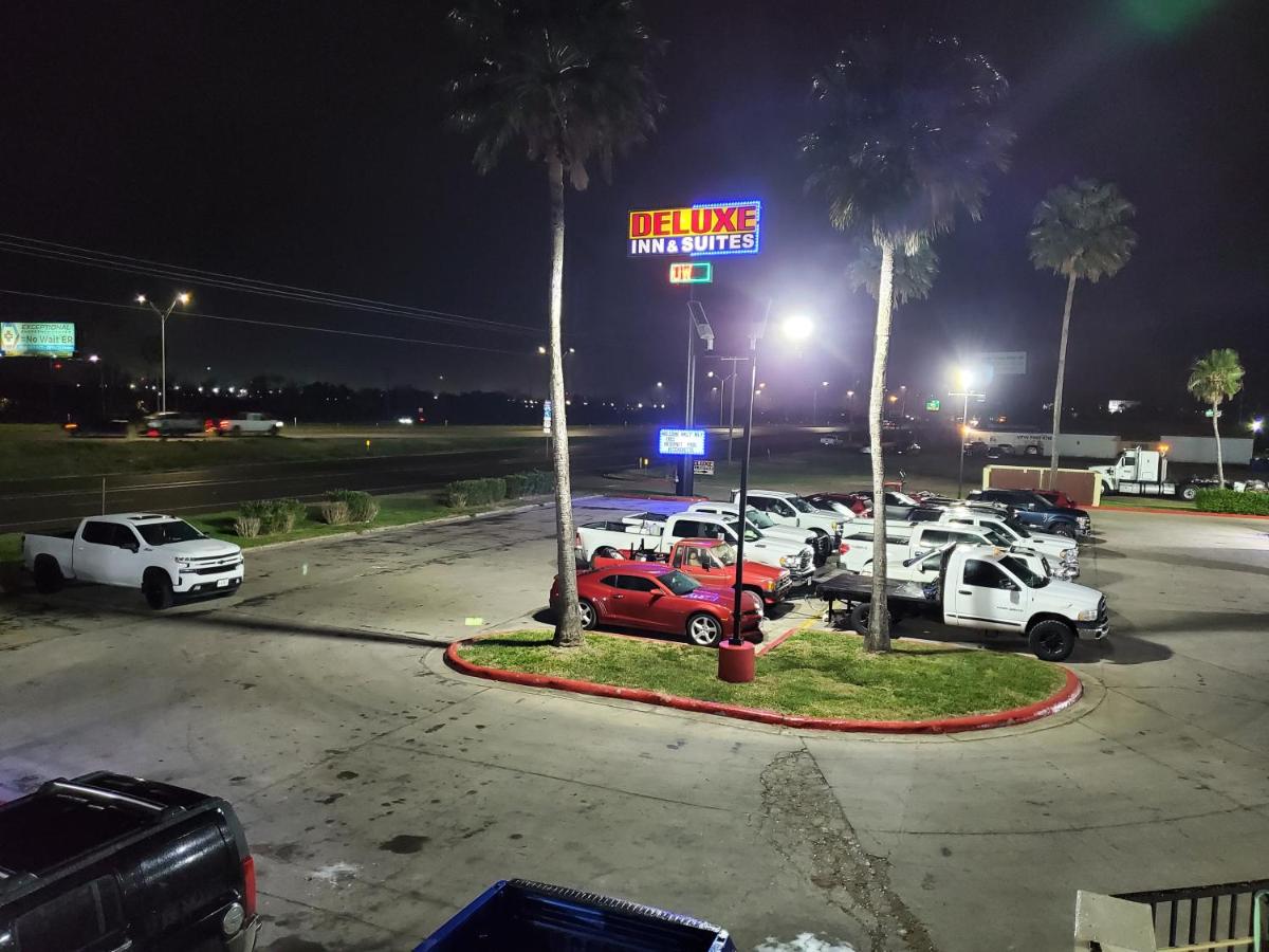 Deluxe Inn & Suites — photo 10
