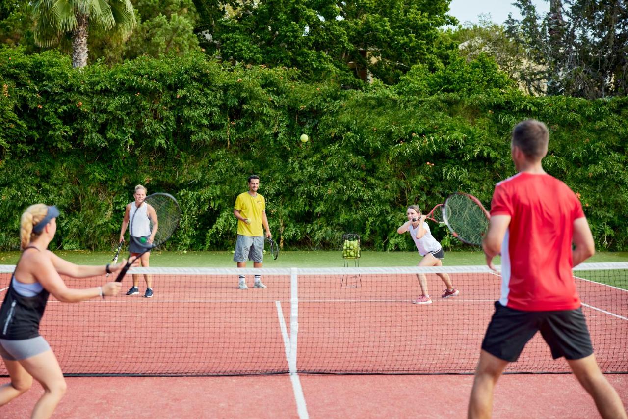 Tennis court: TUI Magic Life Belek