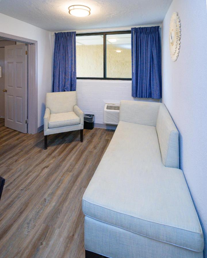Outer Banks Motor Lodge — photo 20