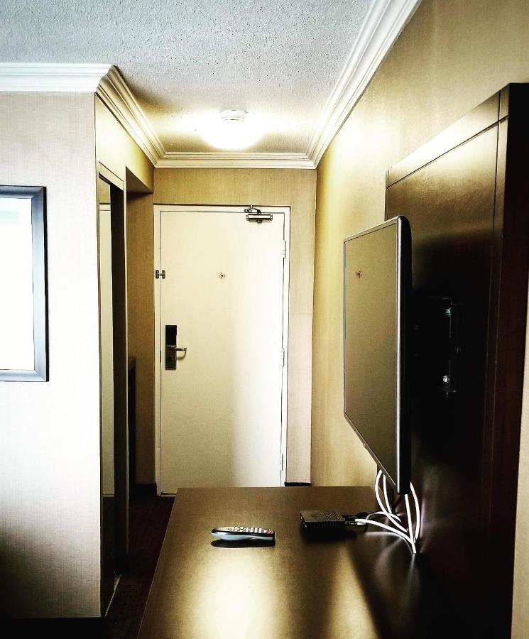 Comfort Inn & Conference Centre Toronto Airport photo