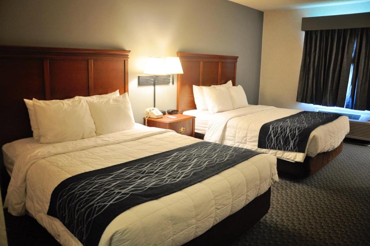 Dunes Express Inn and Suites — photo 10