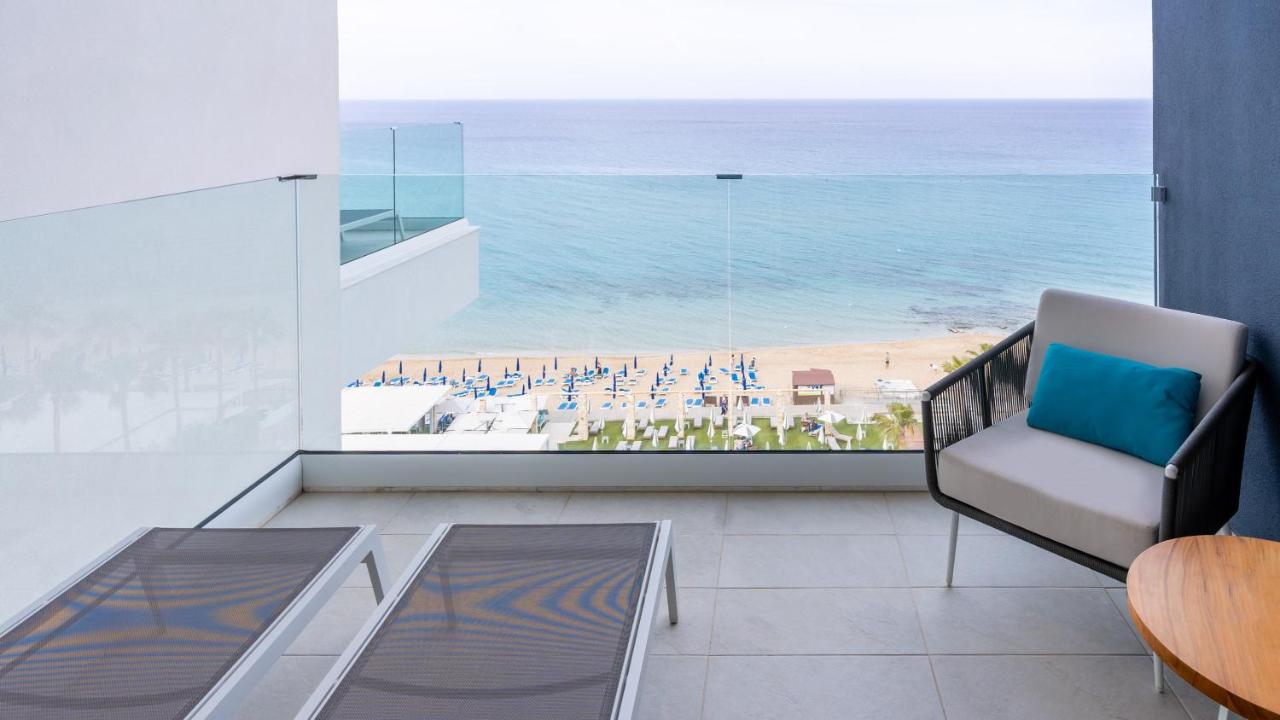 Flamingo Paradise Beach Hotel - Adults Only photo