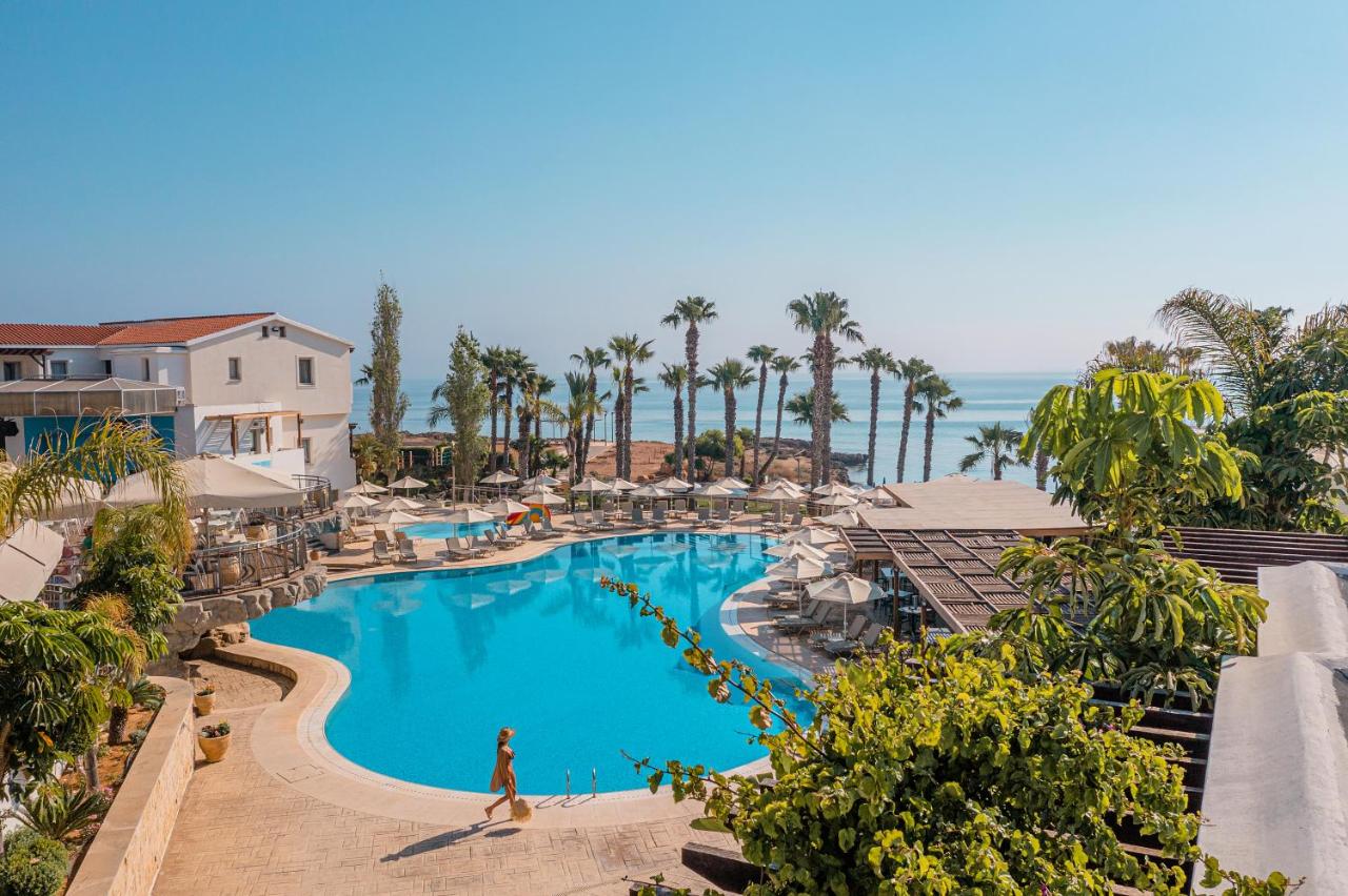 Louis Althea Beach photo