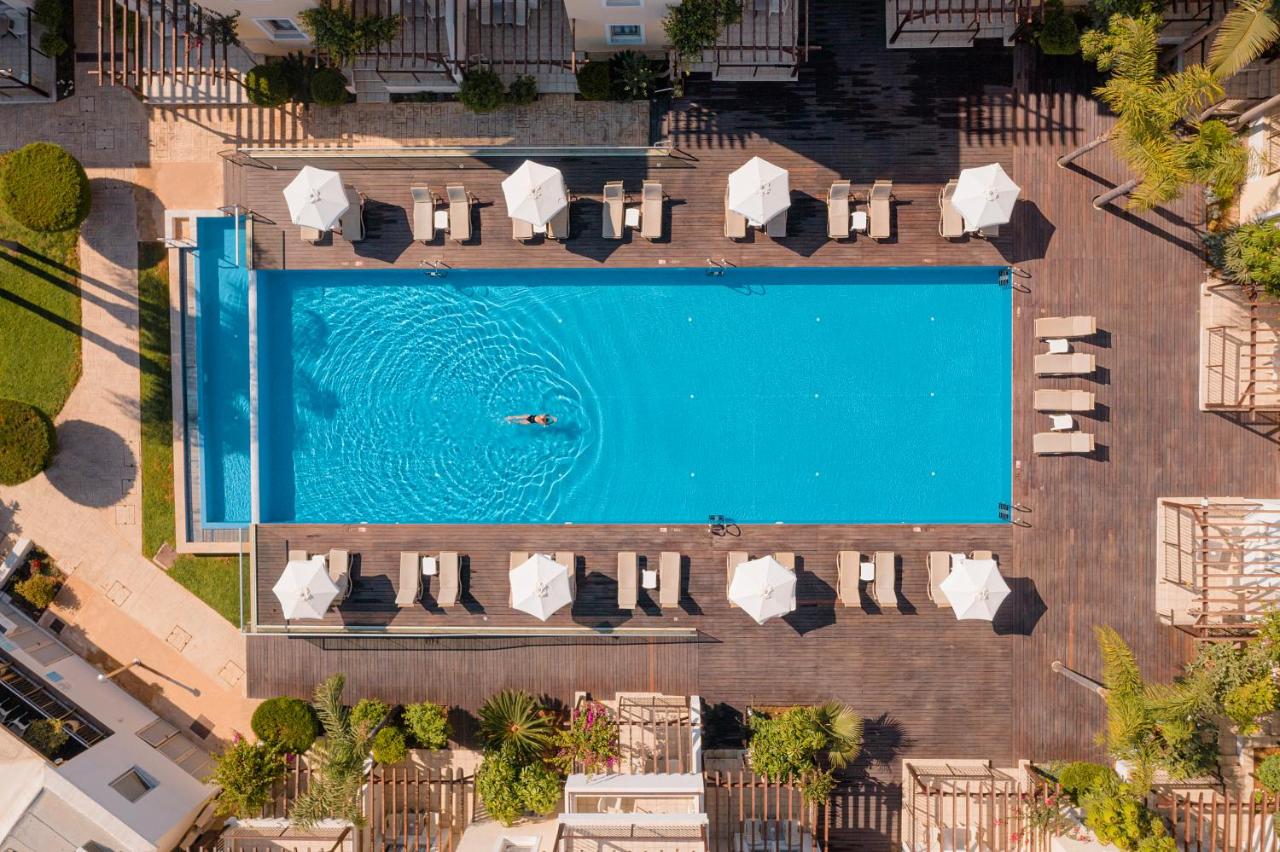 Louis Althea Beach photo