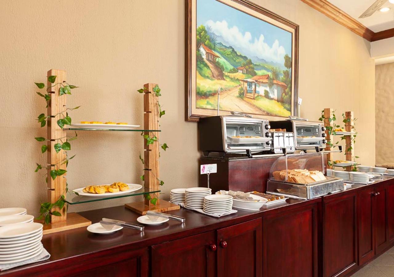 Wyndham San Jose Herradura photo