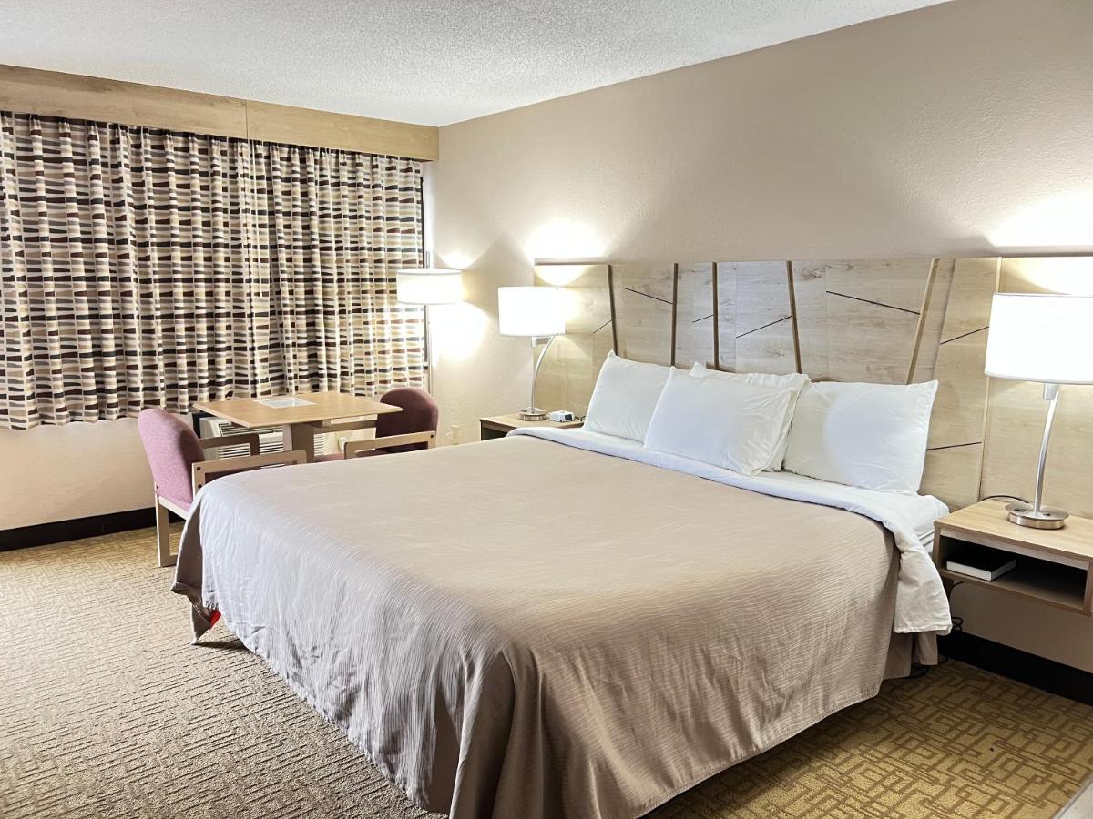 Viking Arms Inn - Ludington — photo 2