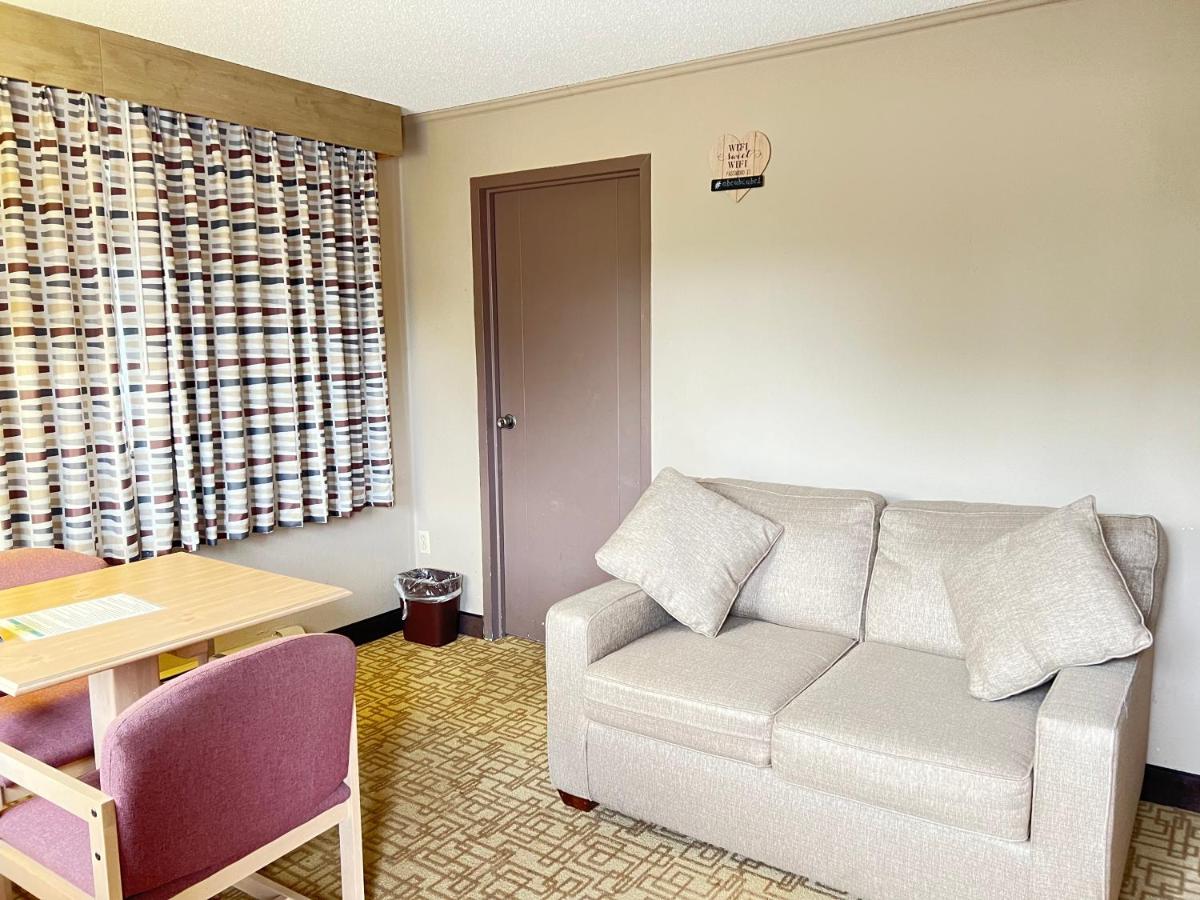 Viking Arms Inn - Ludington — photo 21
