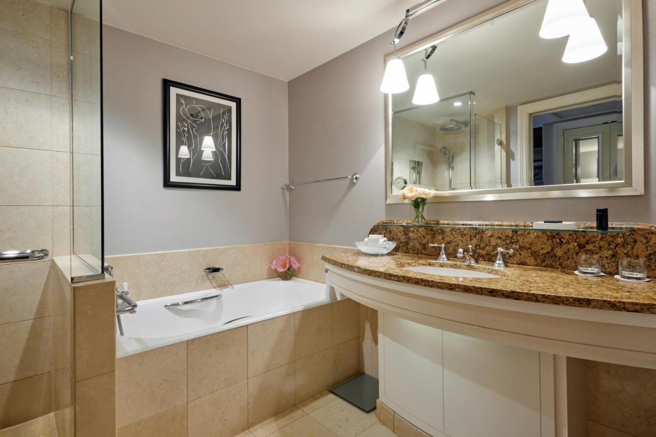 Four Seasons Hotel Prague photo