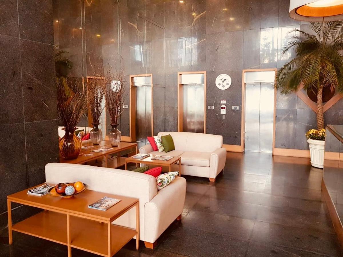 Leblon Flat Service 2 Bedrooms Sea View - 4