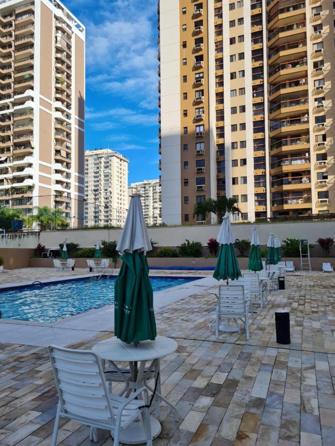 Heated swimming pool: Residencial Liberty Barra da Tijuca