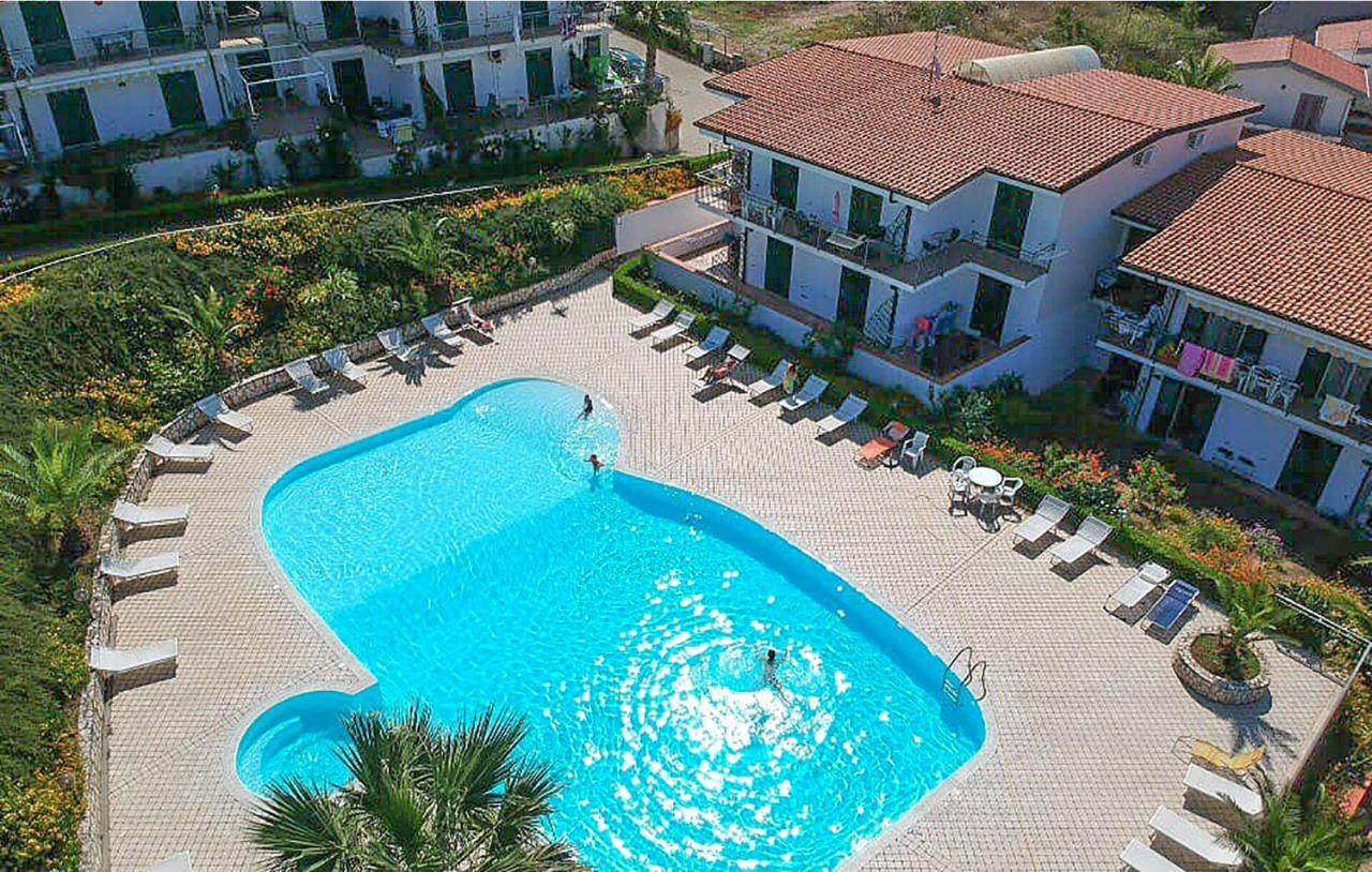 Awesome Apartment In Scalea With Wifi, Indoor Swimming Pool And 2 Bedrooms photo