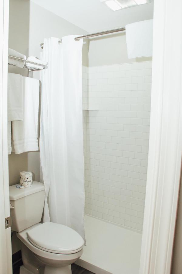 Country Squire Inn and Suites — photo 9