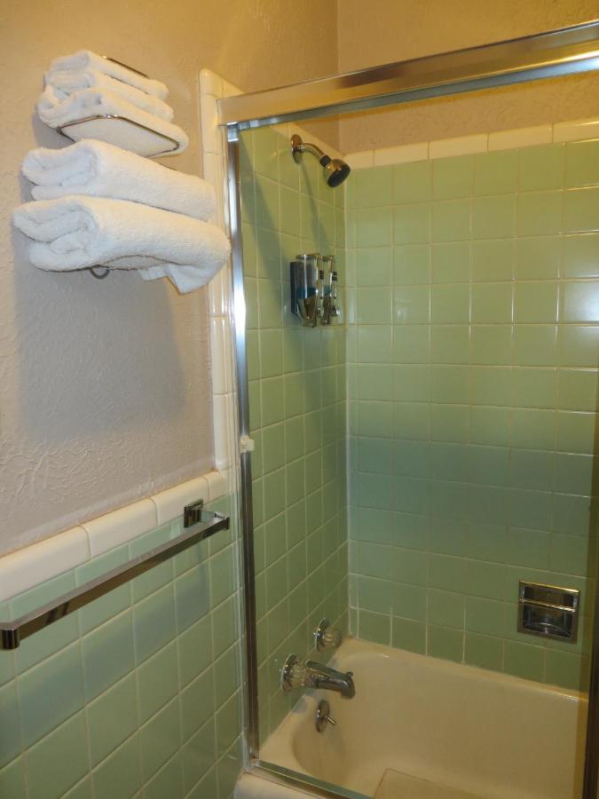 Best Budget Inn — photo 22