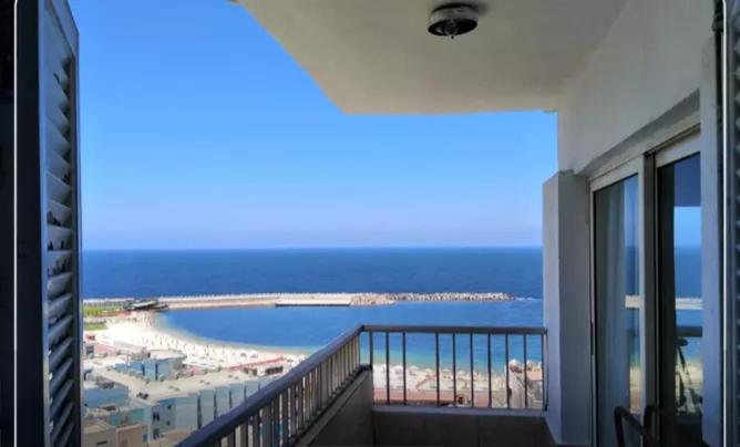 Beach: Alex apartment