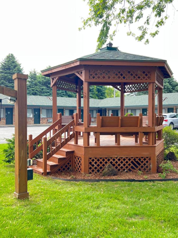 Viking Arms Inn - Ludington — photo 11