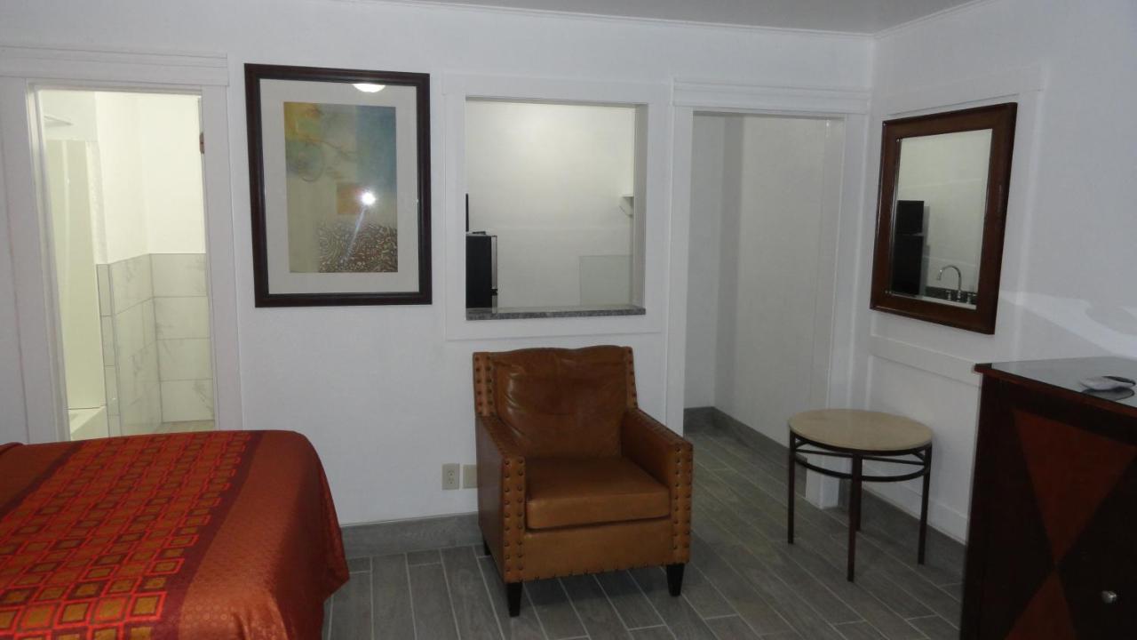 ECONOMY INN MOTEL — photo 14