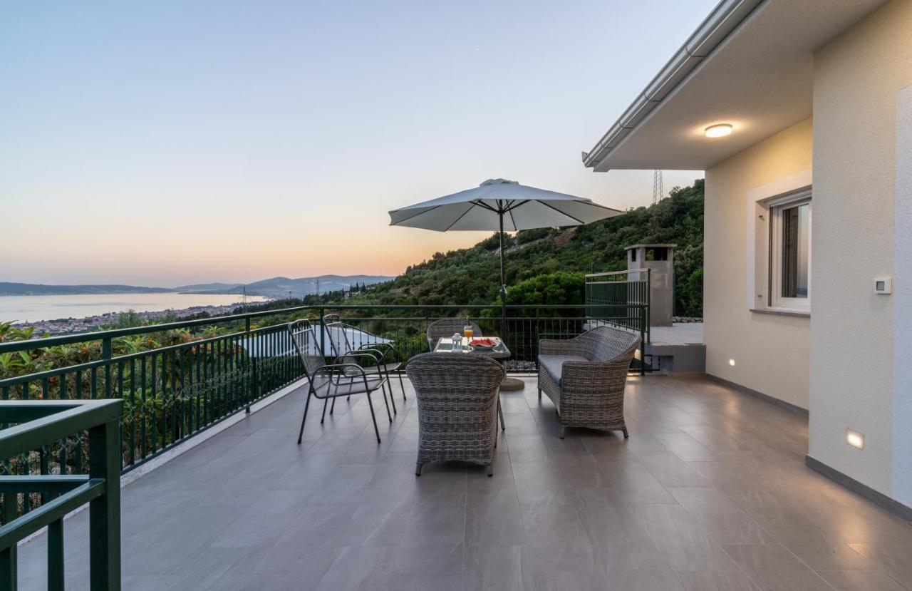 Private Villa Golden Hour with a view of Split area, Kastel Sucurac –  opdaterede priser for 2023