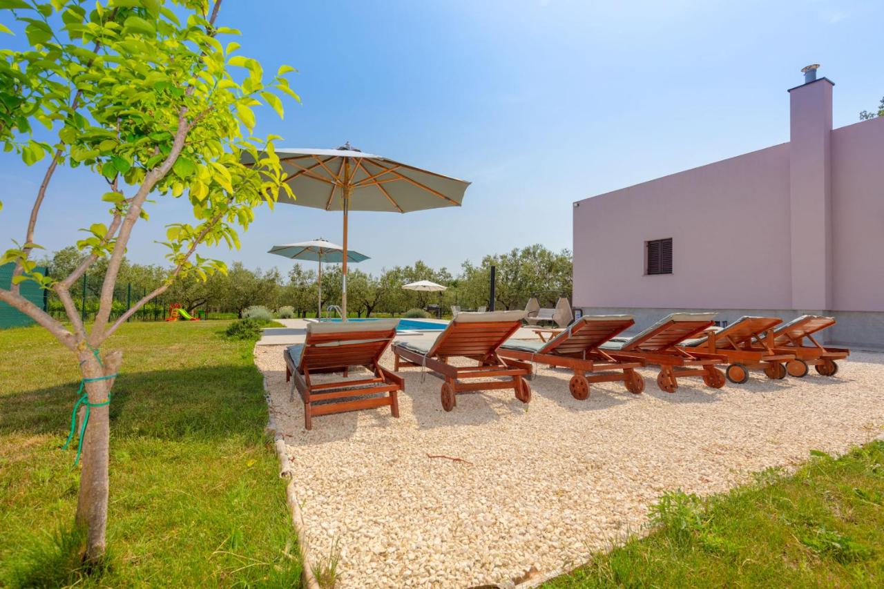 Villa VIOLA - in an olive grove with sea view, Pomer – posodobljene cene za  leto 2022