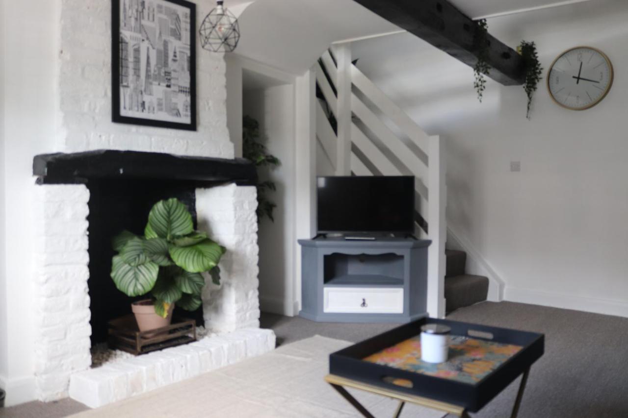 Grade I listed luxury apartment in Hertfordshire photo