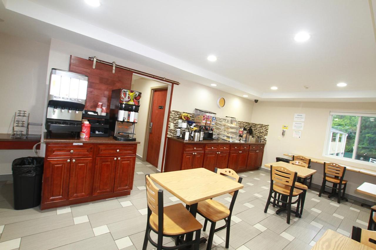 Travel Inn & Suites Flemington — photo 20