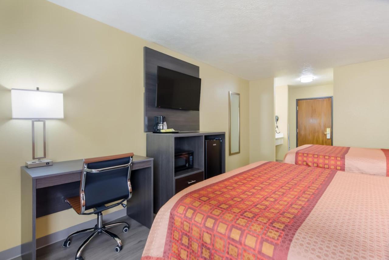 Americas Best Value Inn & Suites Independence VA — photo 16