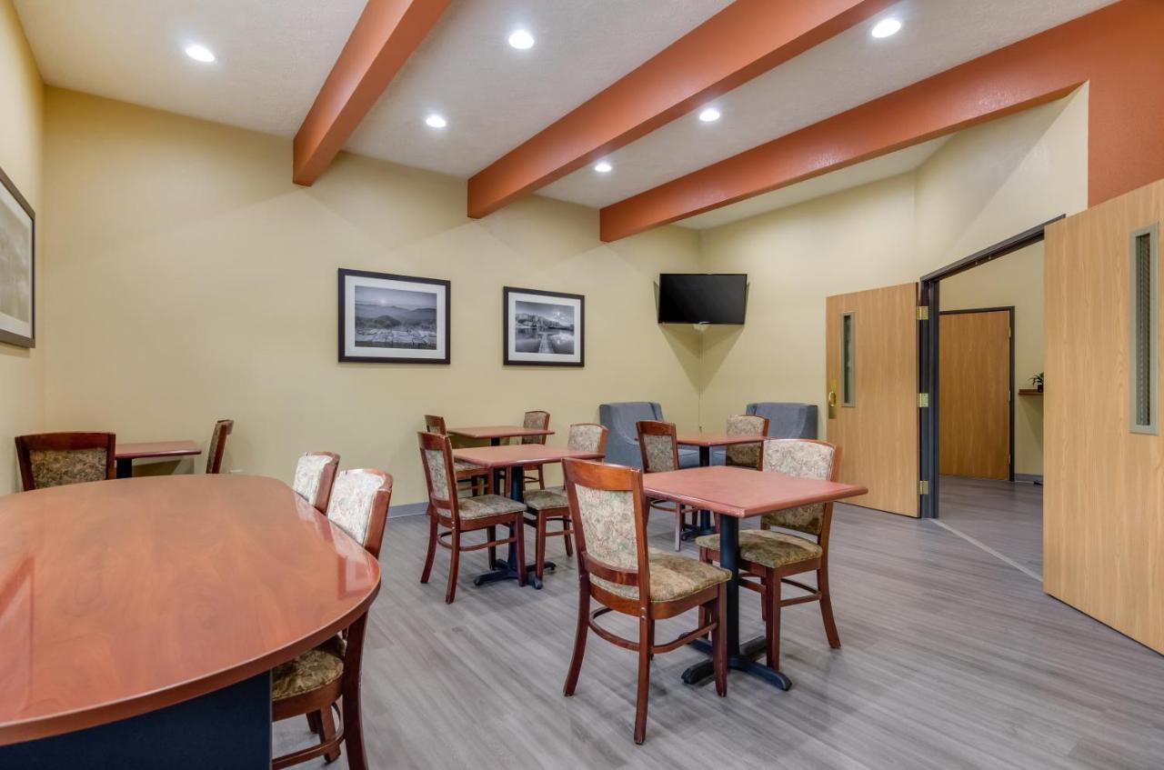 Americas Best Value Inn & Suites Independence VA — photo 14