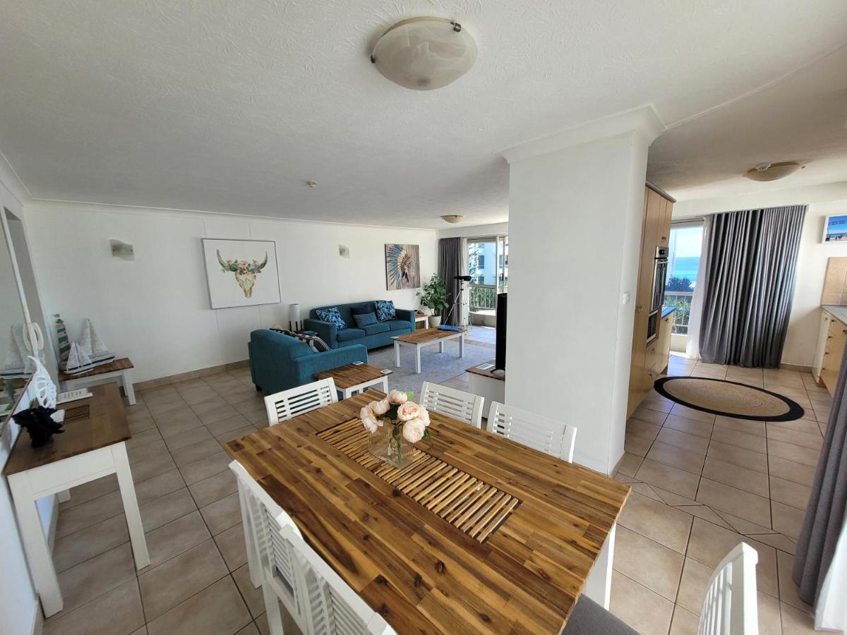 Surfers Chalet photo
