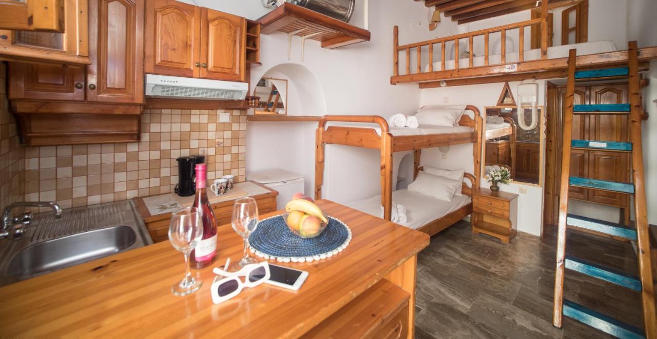 Bright & Relaxing Loft with attic room in the heart of Mykonos city - 4