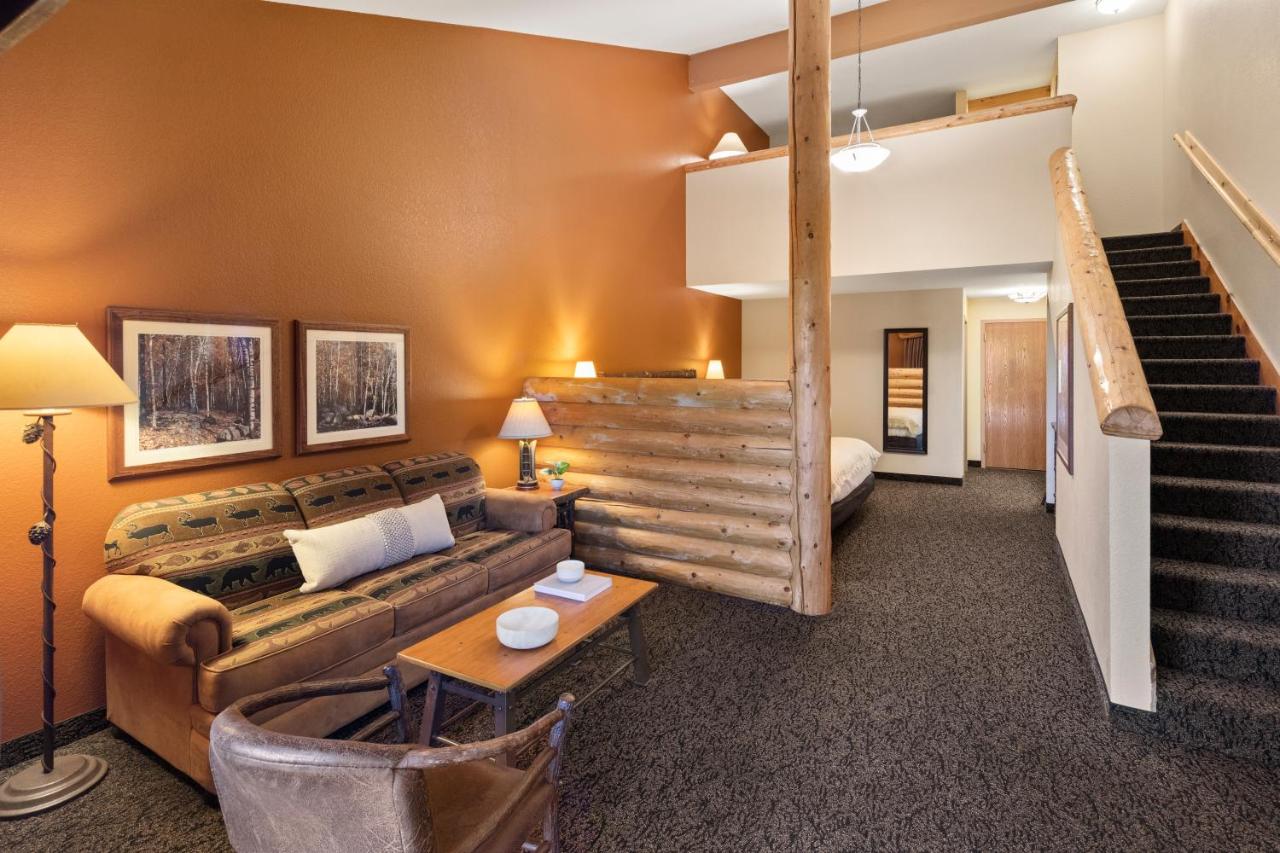 bantr Grand Hotel Wausau - Rothschild — photo 11