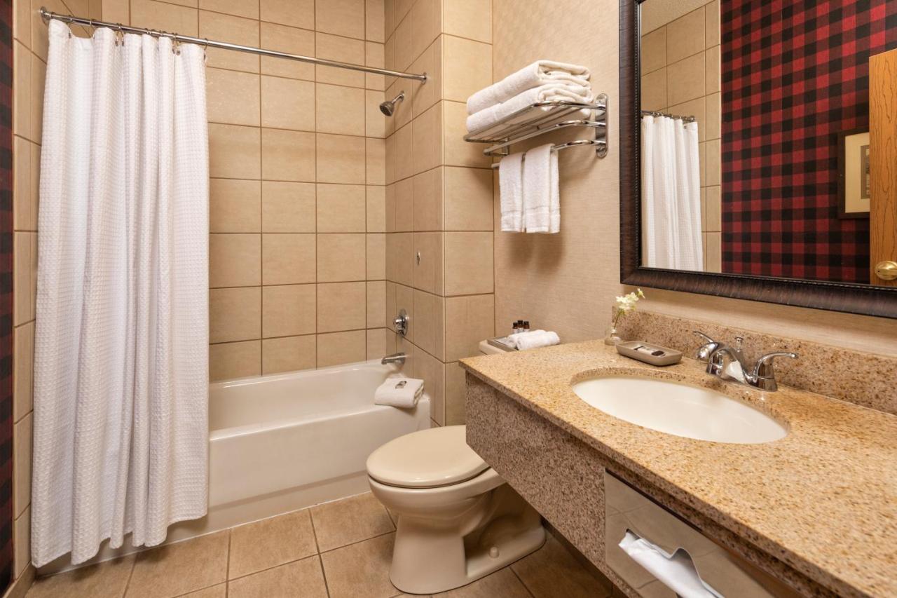 bantr Grand Hotel Wausau - Rothschild — photo 12