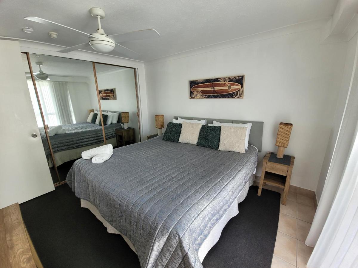 Surfers Chalet photo