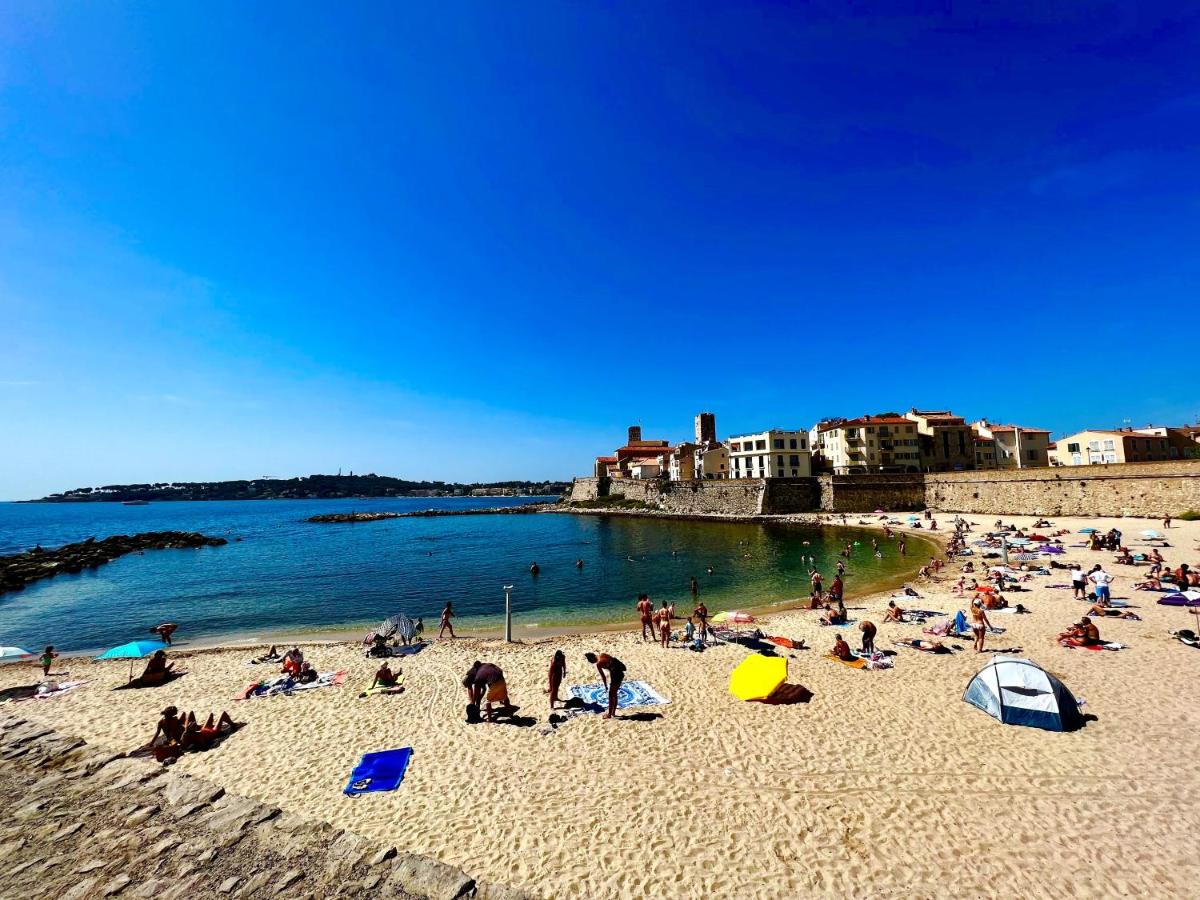 Beach: Superbe appartement en plein centre du vieil Antibes