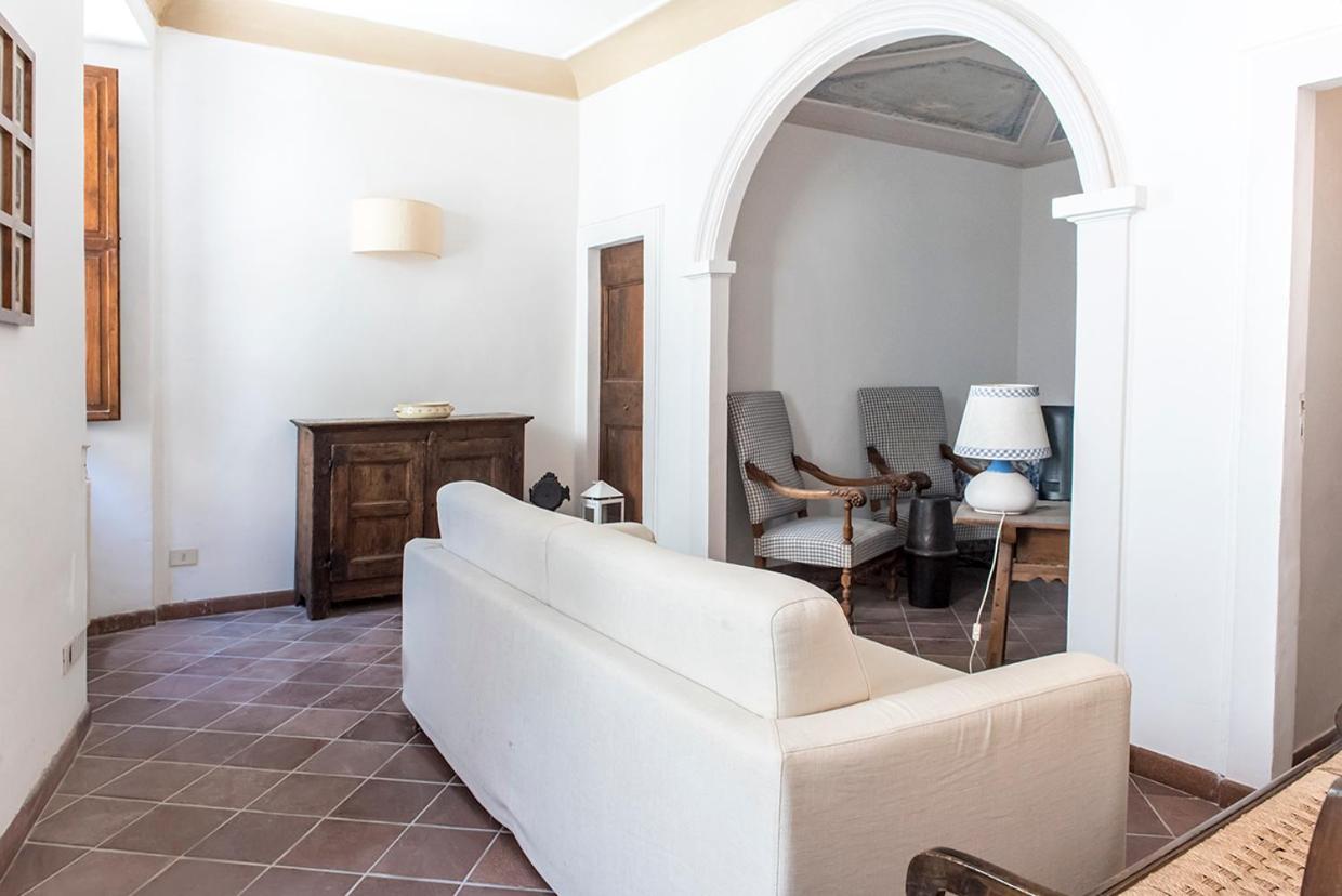 S272 - Sirolo, elegante appartamento di un palazzo storico in pieno centro photo