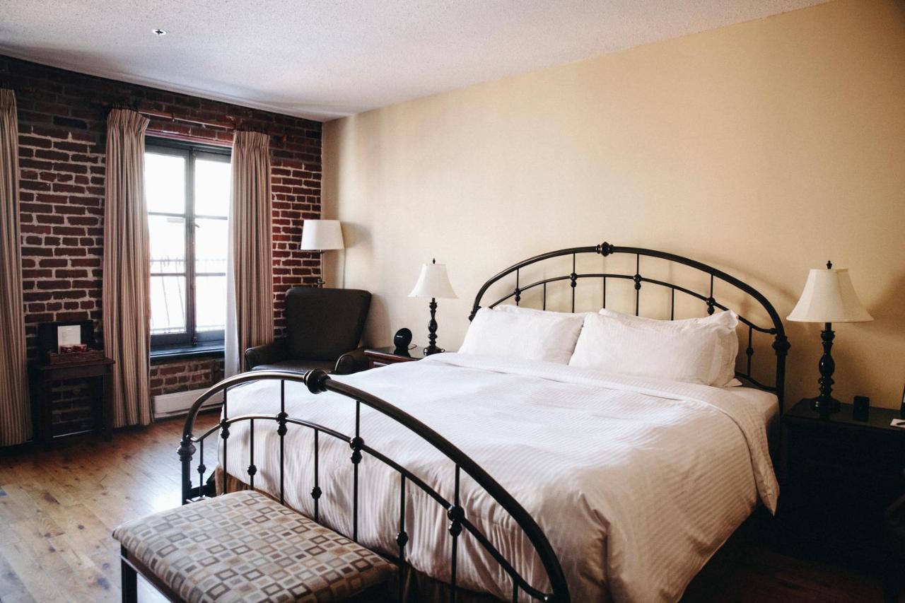 Auberge du Vieux Port by Gray Collection photo
