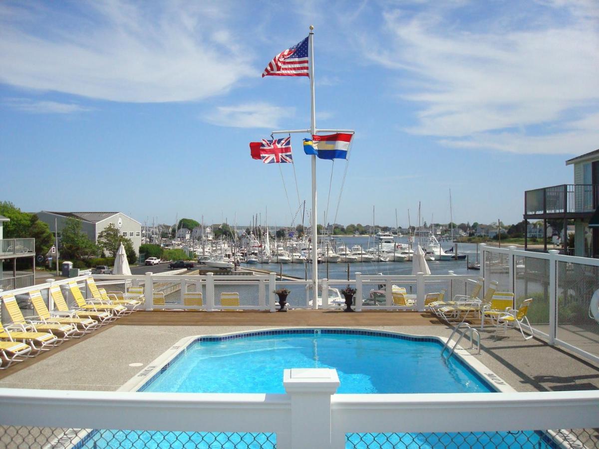 Heated swimming pool: Anchor In Hotel - Hyannis, MA