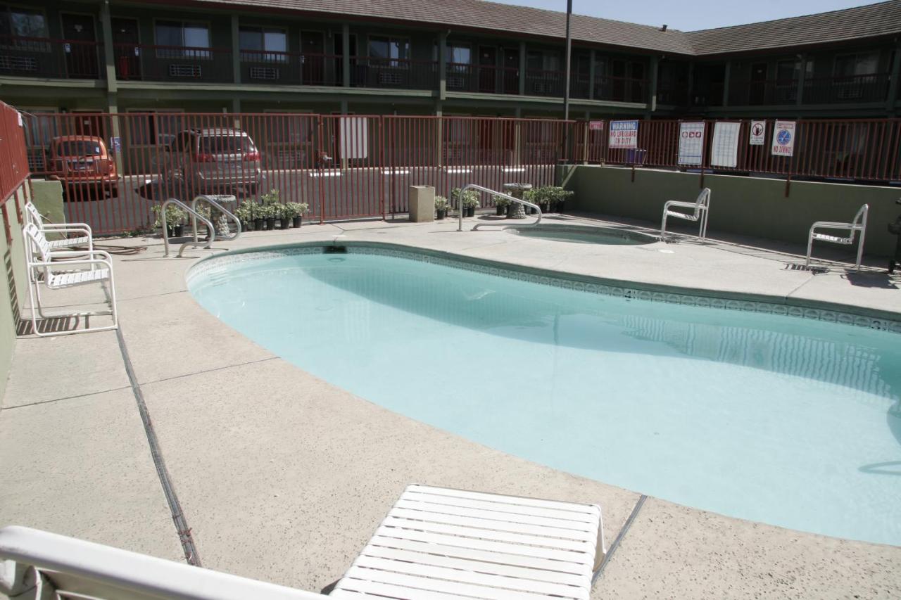 Monarch Inn — photo 7