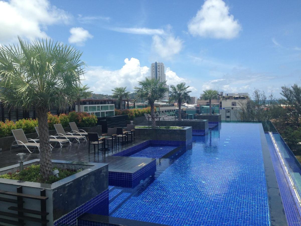 Rooftop swimming pool: Best Western Patong Beach