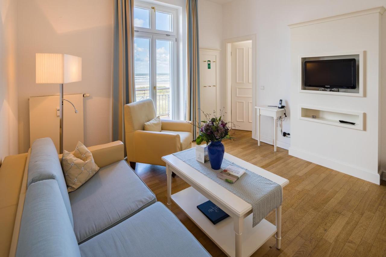 Beach: Strandhotel Kurhaus Juist