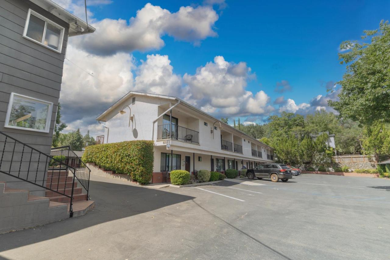 Mariposa Lodge — photo 19