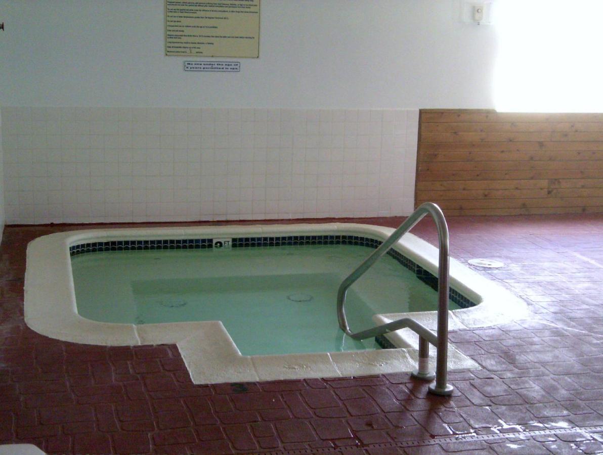 Capri Motel — photo 13