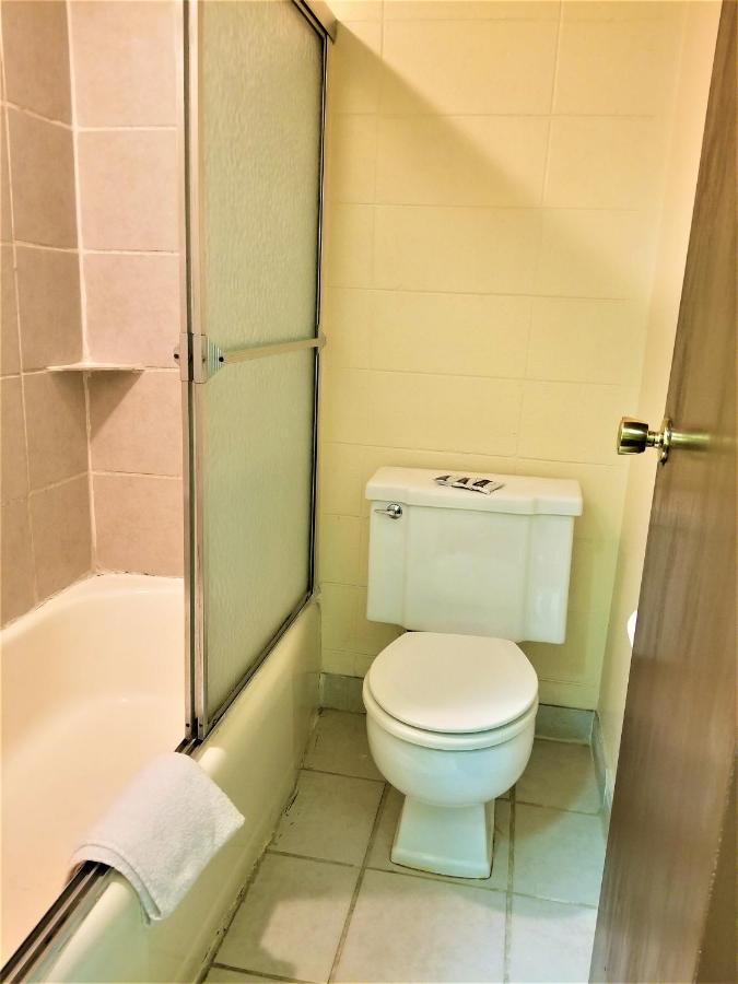Town House Motor Inn — photo 3