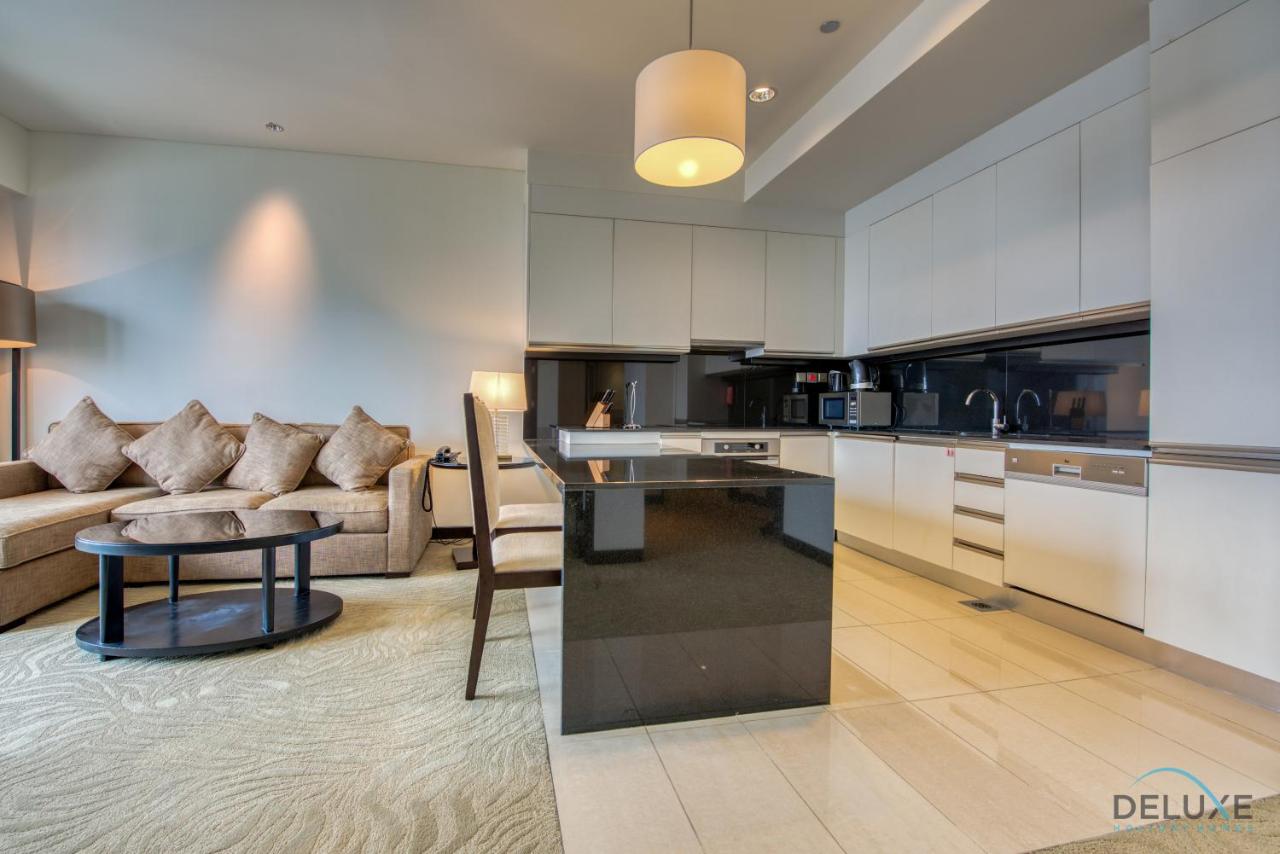Lush 1 BR at The Address Residences Dubai Marina by Deluxe Holiday Homes - 4