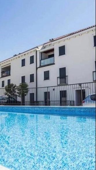 Luxury Apartment Ani with Pool 100m to See