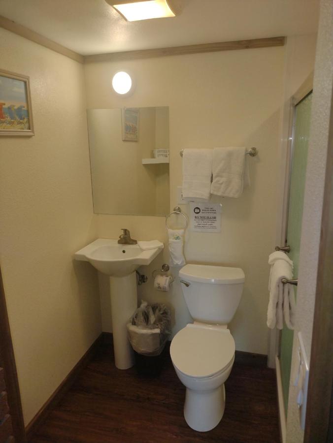 Yellowfin Inn — photo 9