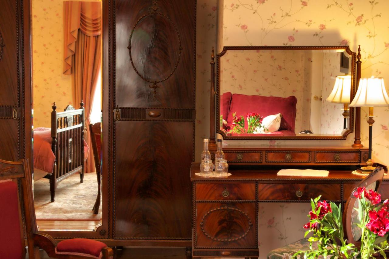 Viewmount House, Longford Town