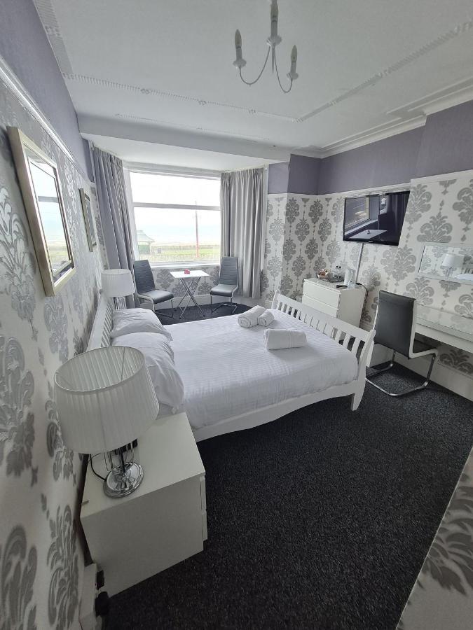 Image: Queens Plaza Hotel