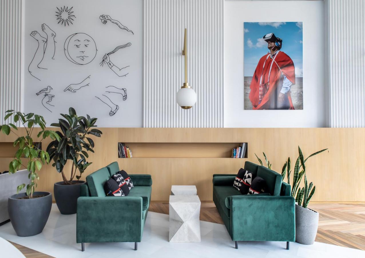 Met Hotel photo