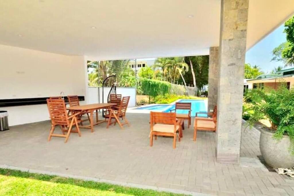 Heated swimming pool: Beachside Casa Yara - Beautiful Villa, Jaco Beach