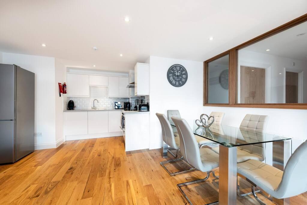 Large Apartment close to London BR1 II photo